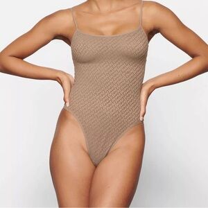 SKIMS Logo Mesh Cami Bodysuit DESERT